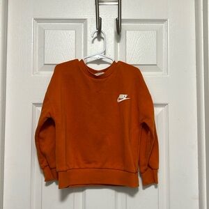 Orange Nike Crew Neck Set. Toddler Boy XS (4)
